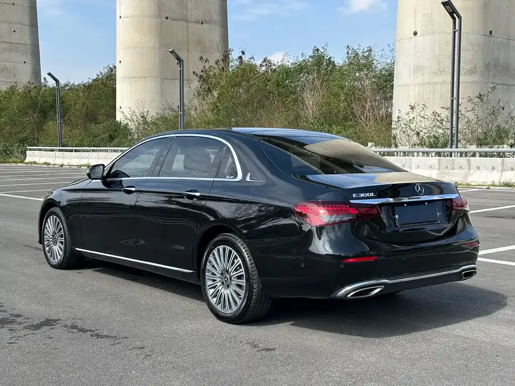 Mercedes-Benz E-Class 2023 из CN, фото 8