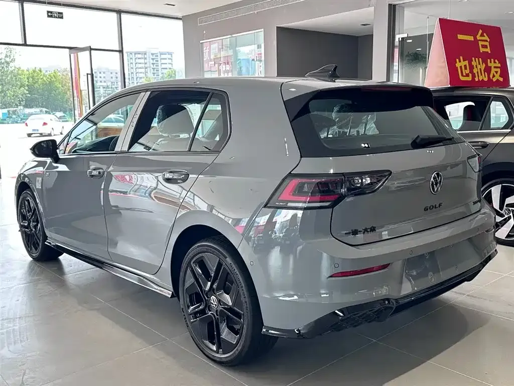 Volkswagen Golf 2025 из CN, фото 3