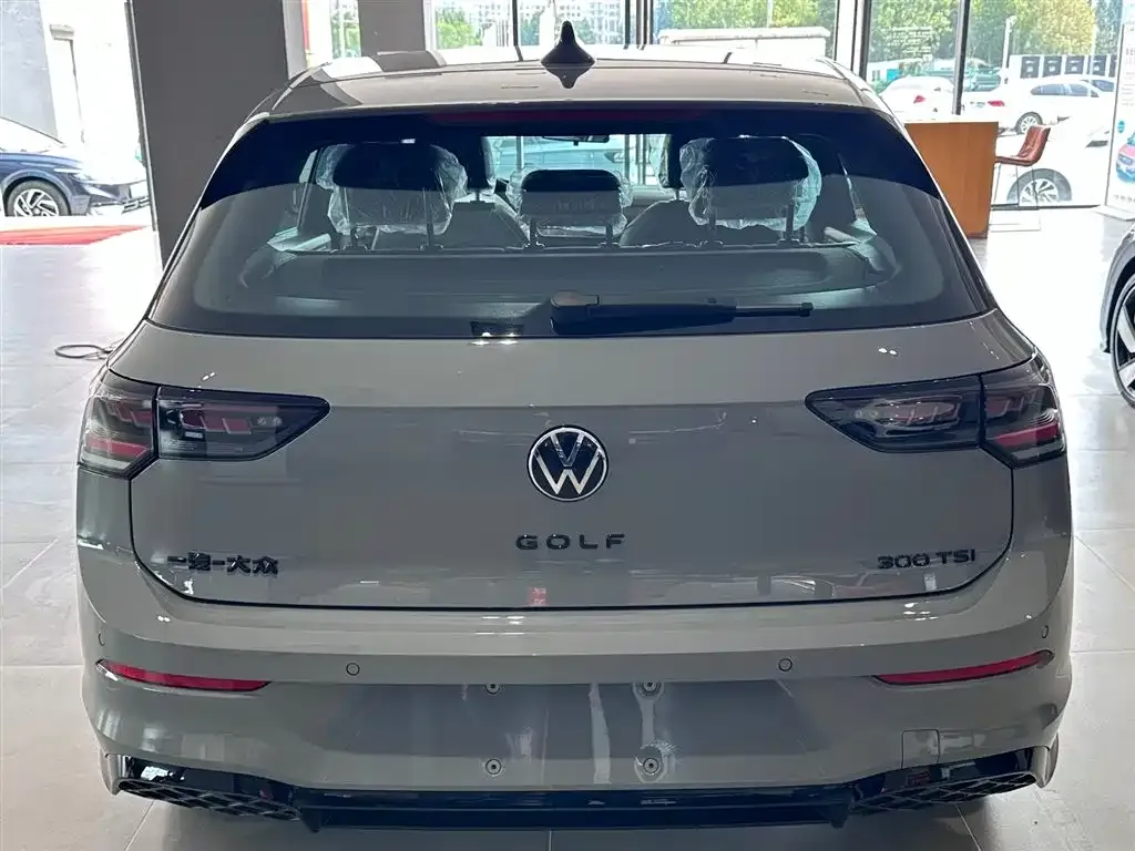 Volkswagen Golf 2025 из CN, фото 10