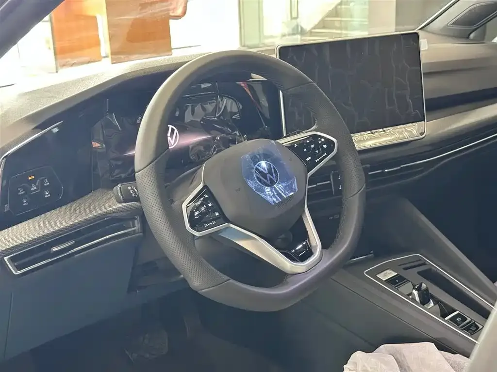 Volkswagen Golf 2025 из CN, фото 8