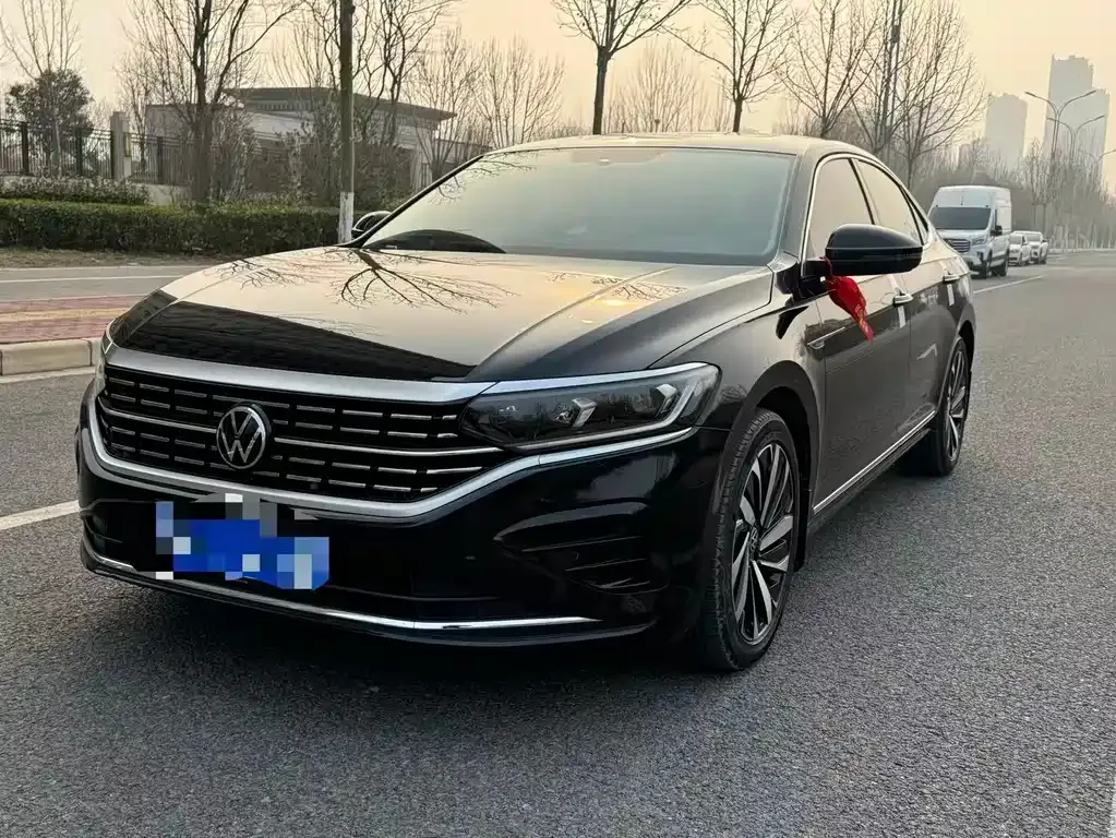 Volkswagen Passat — фото 1