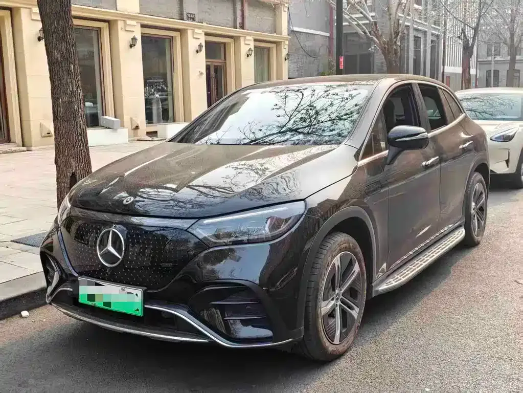 Mercedes-Benz EQE SUV — фото 1