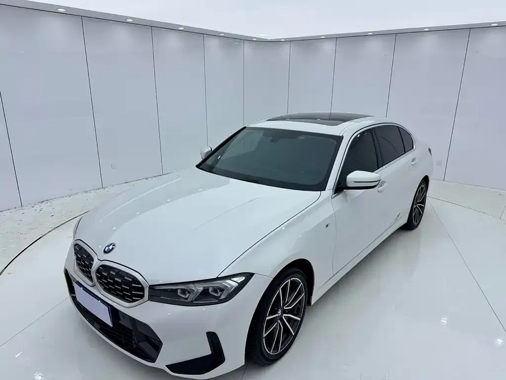 BMW 3 Series 2023 из CN, фото 1