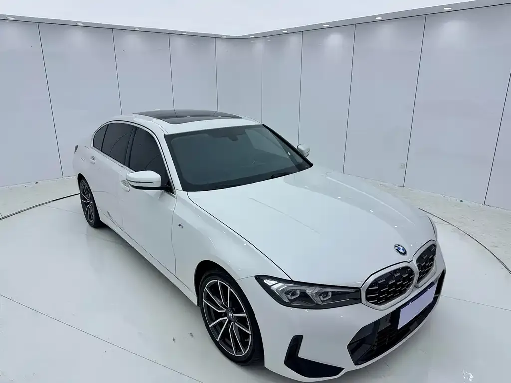 BMW 3 Series 2023 из CN, фото 2