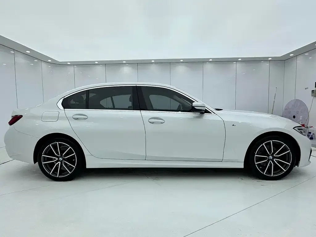BMW 3 Series 2023 из CN, фото 7