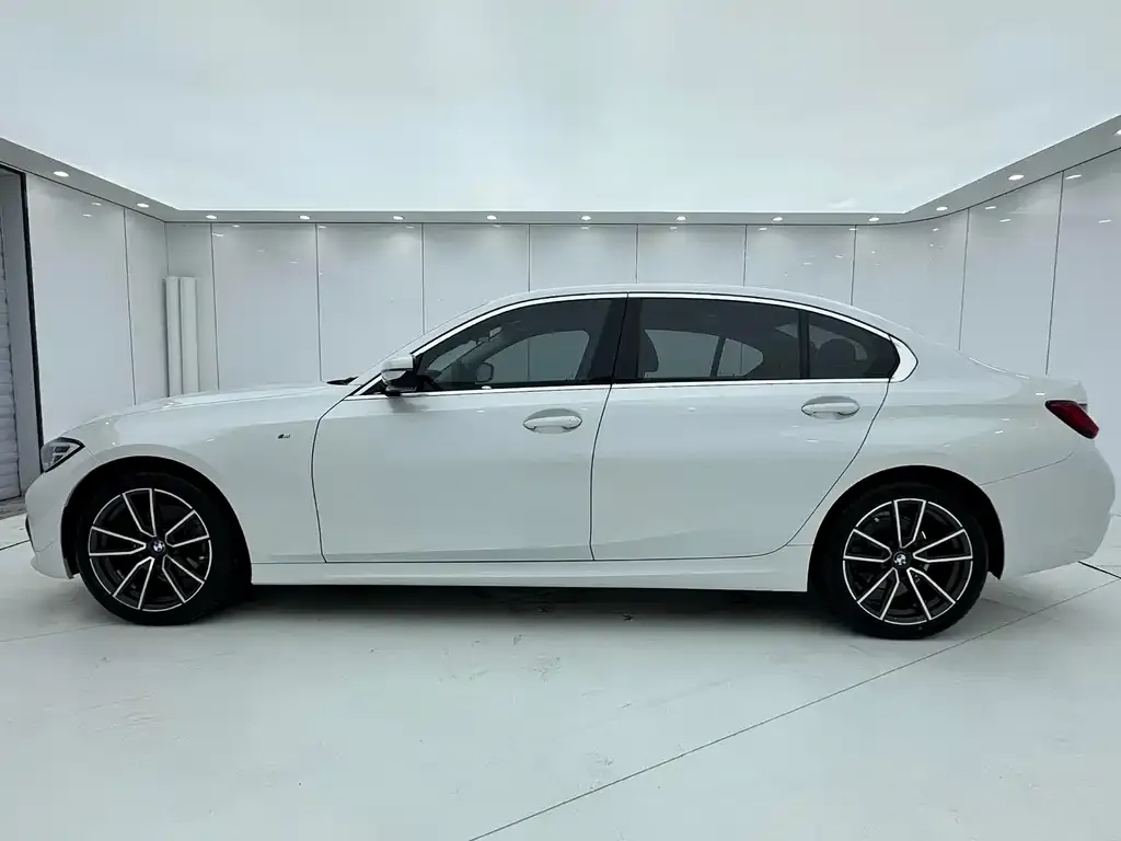 BMW 3 Series 2023 из CN, фото 3