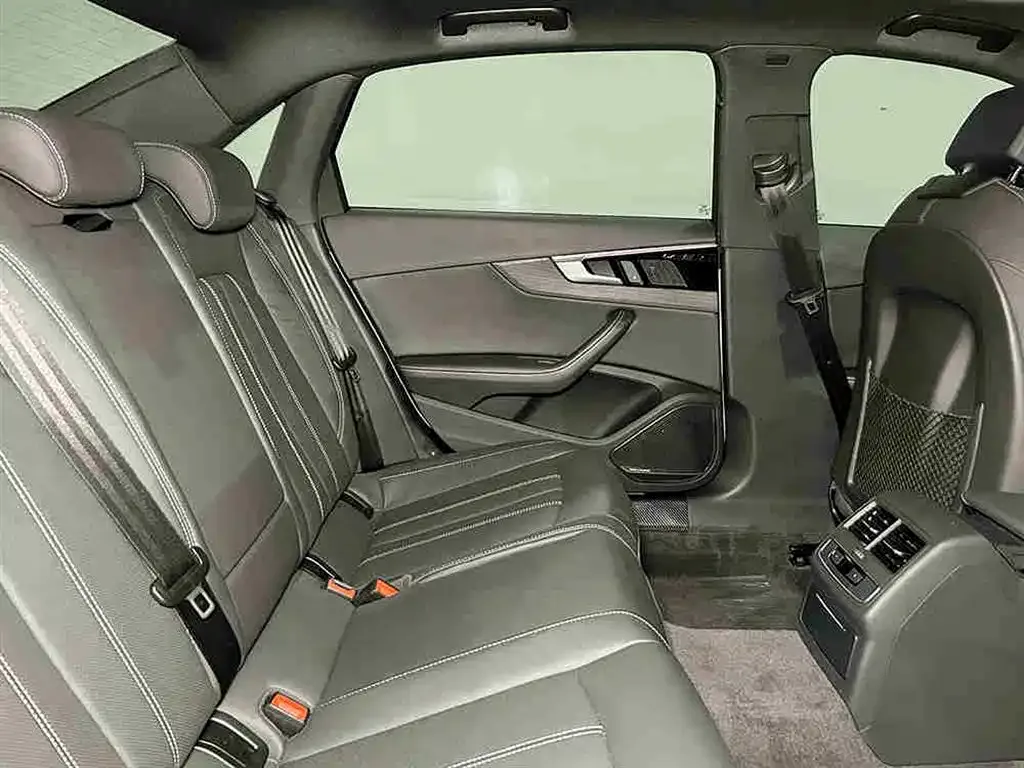 Audi A4L 2025 из CN, фото 4