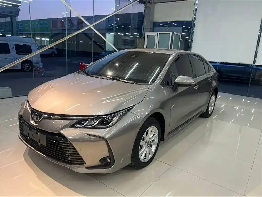 Toyota Corolla — фото 1