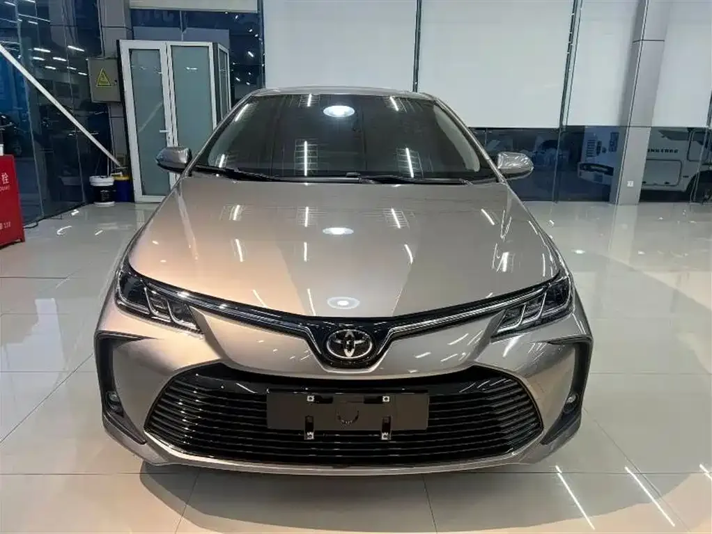 Toyota Corolla — фото 3