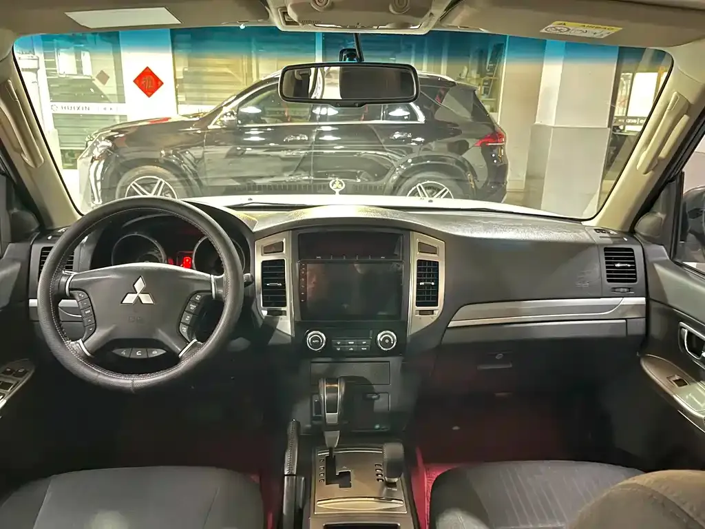 Mitsubishi Pajero (Import) 2025 из CN, фото 10