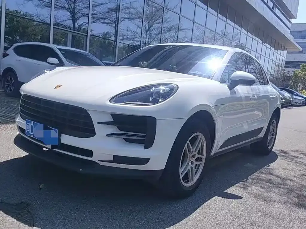 Porsche Macan — фото 1
