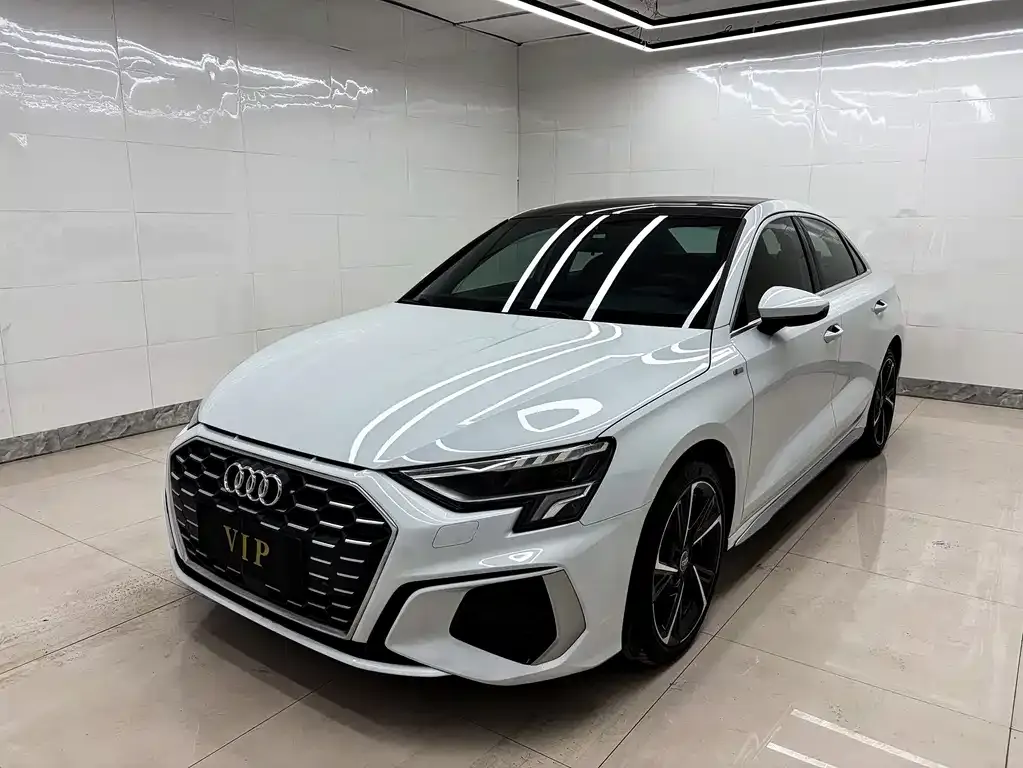 Audi A3 — фото 1