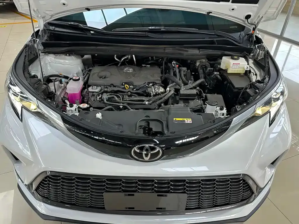 Toyota Granvia — фото 8