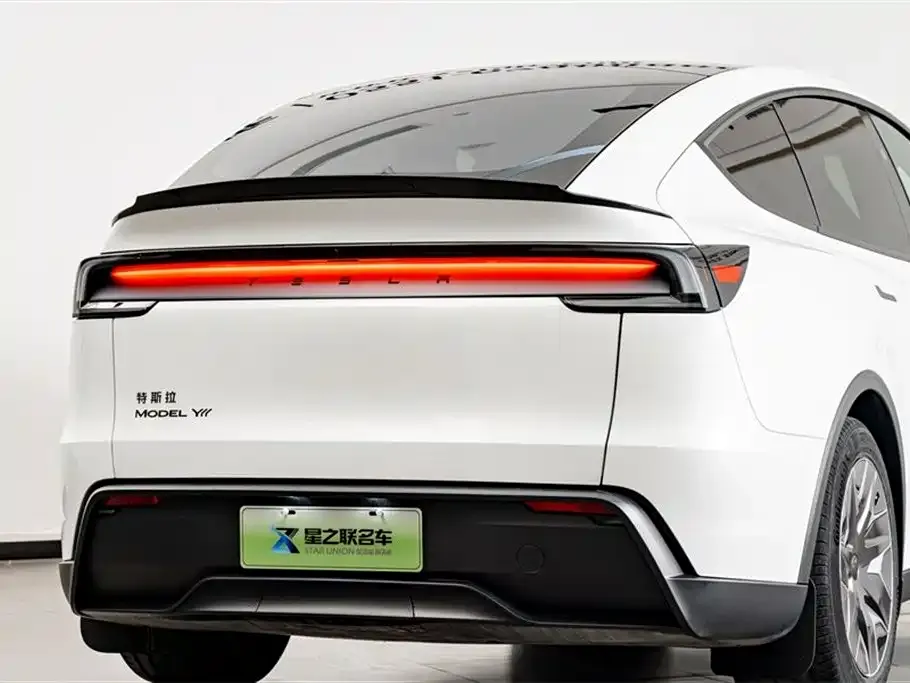 Tesla Model Y L 2026 из CN, фото 3