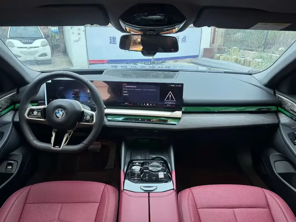 BMW 5 Series 2025 из CN, фото 5