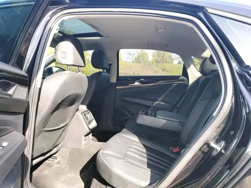 Volkswagen Passat — фото 4