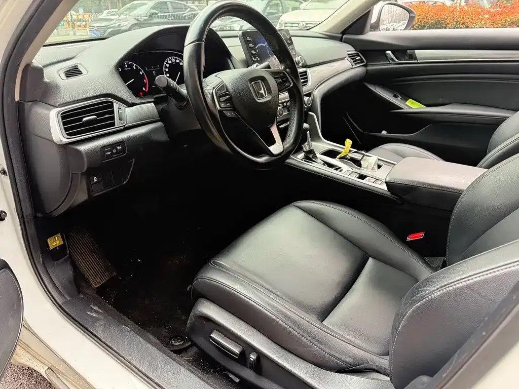 Honda Accord — фото 5