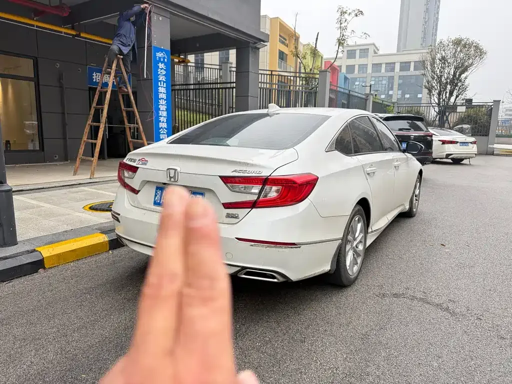 Honda Accord — фото 3