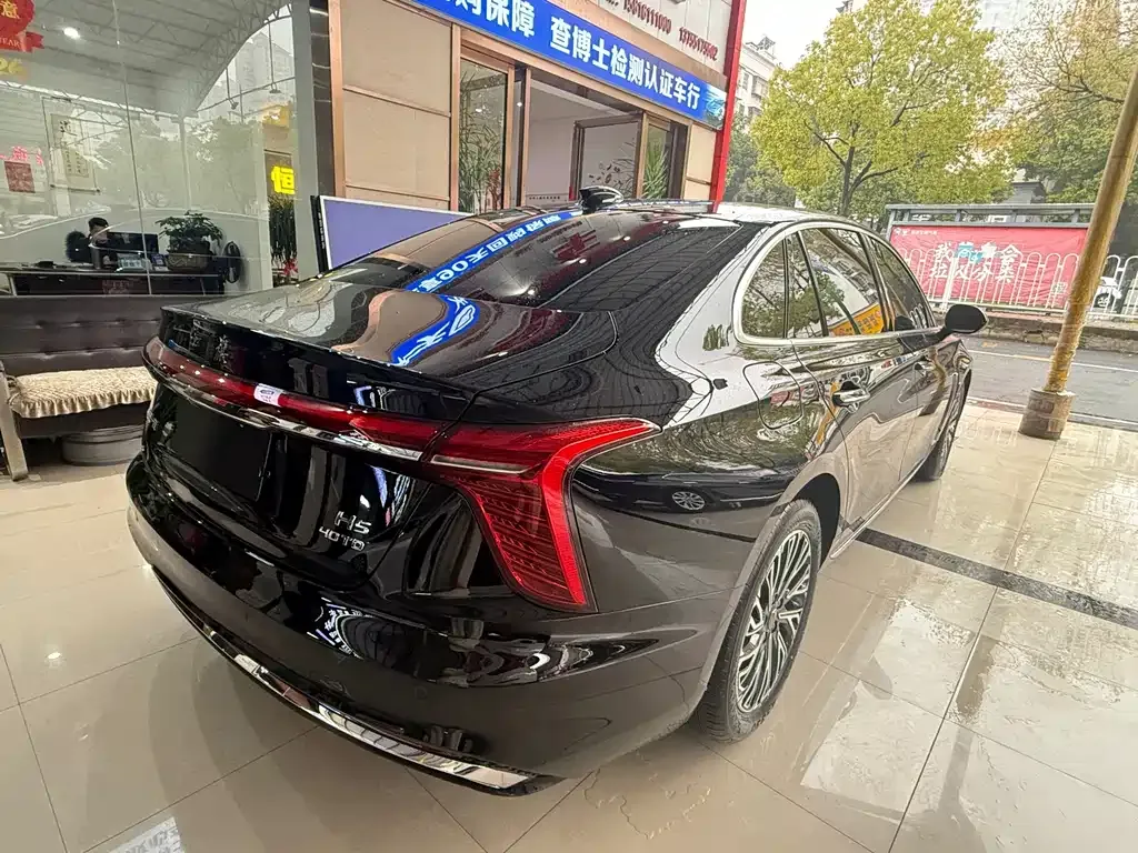 Hongqi H5 — фото 6