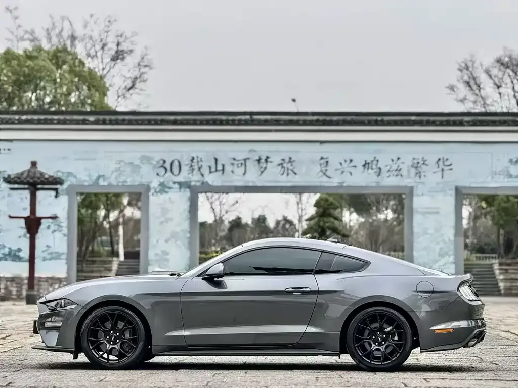 Ford Mustang 2023 из CN, фото 2