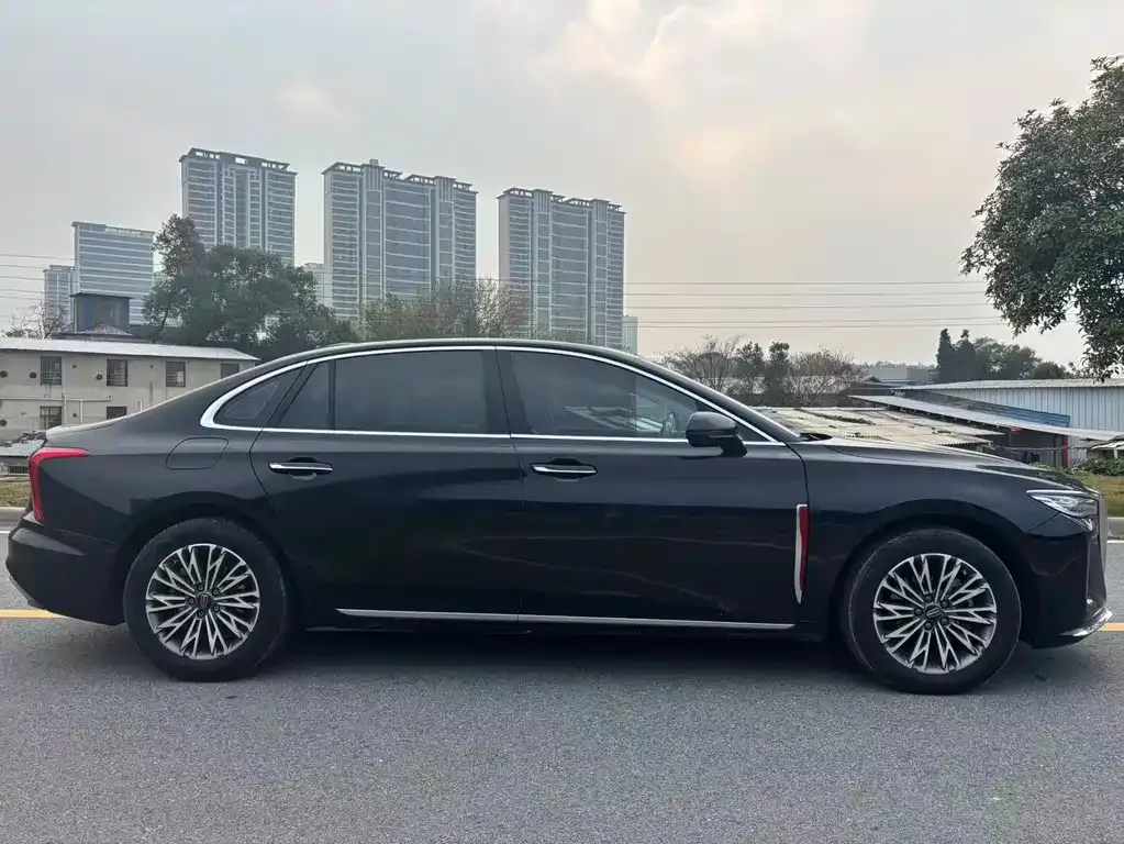 Hongqi H5 — фото 4