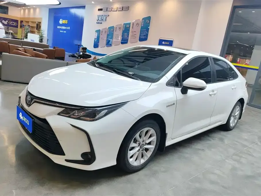 Toyota Corolla 2023 из CN, фото 1