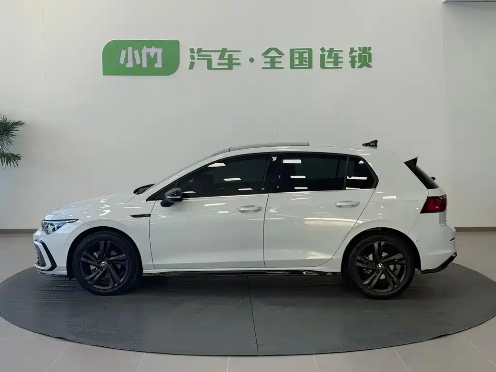 Volkswagen Golf 2023 из CN, фото 10