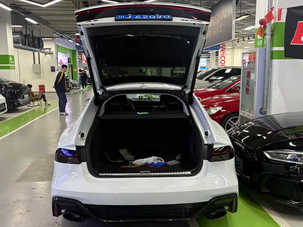 Audi A7 2023 из CN, фото 7
