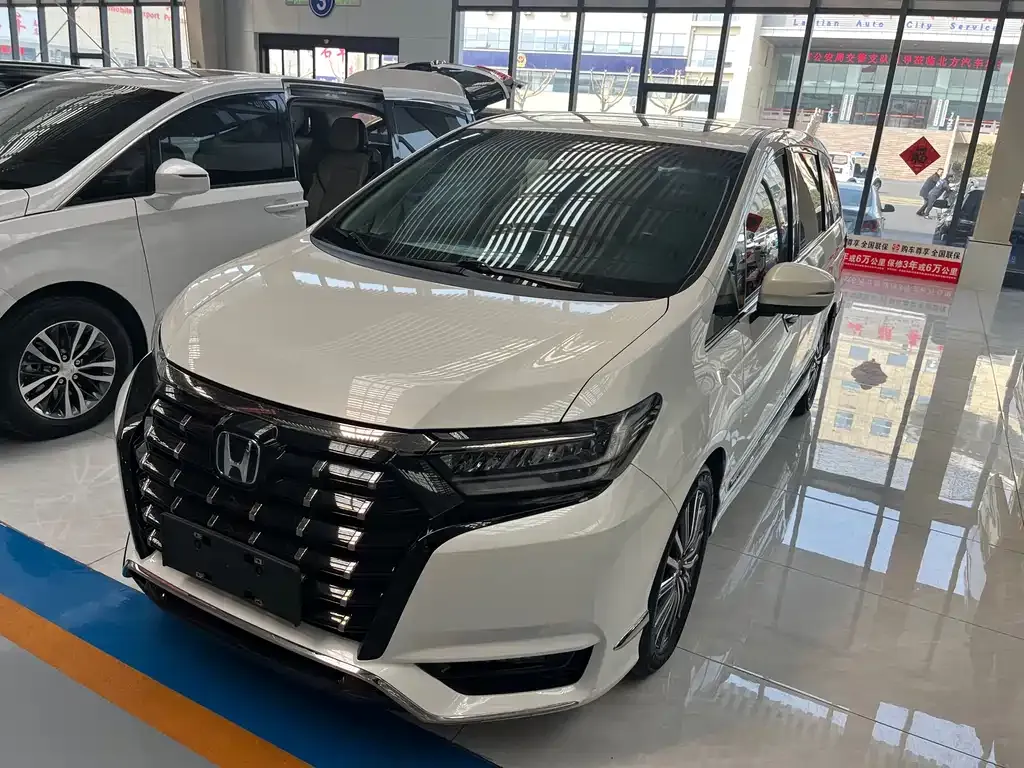 Honda Elysion — фото 1