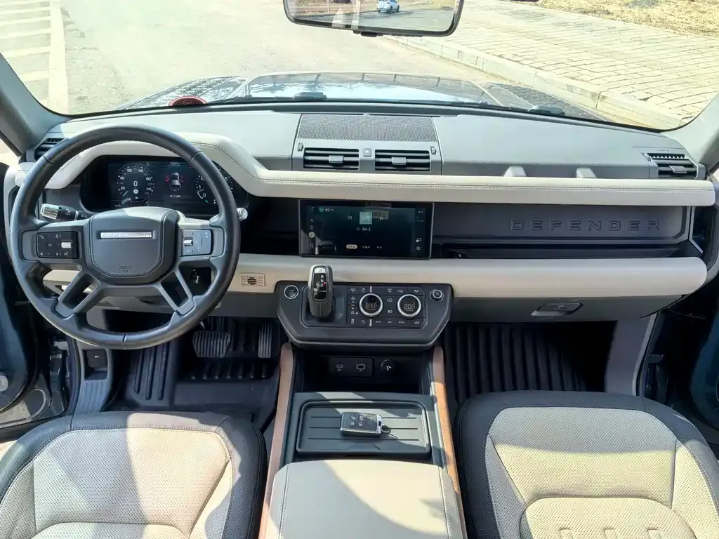 Land Rover Defender — фото 10