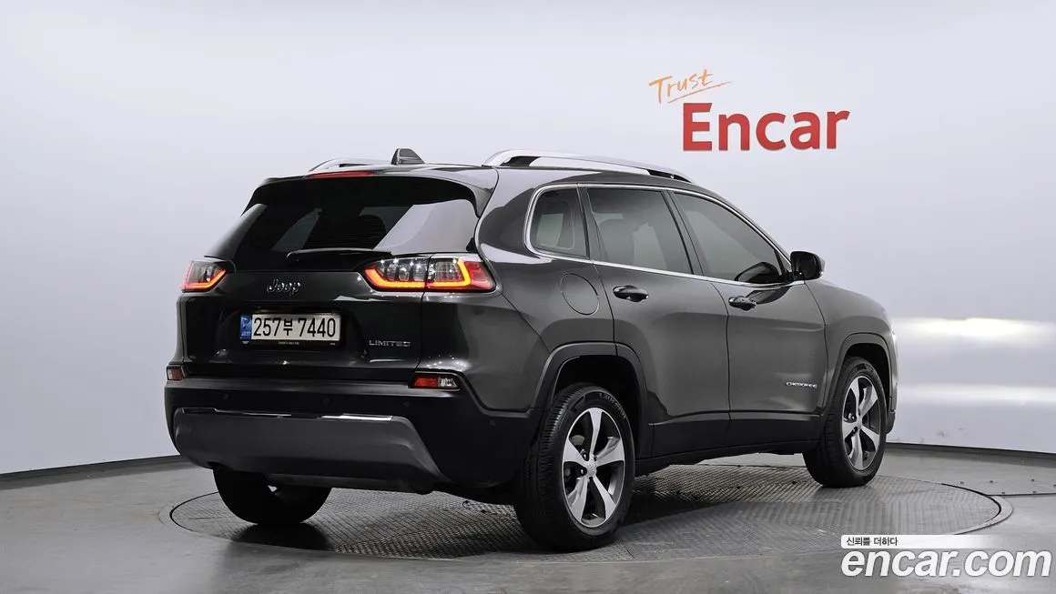 Jeep Cherokee 2021 из KR, фото 2