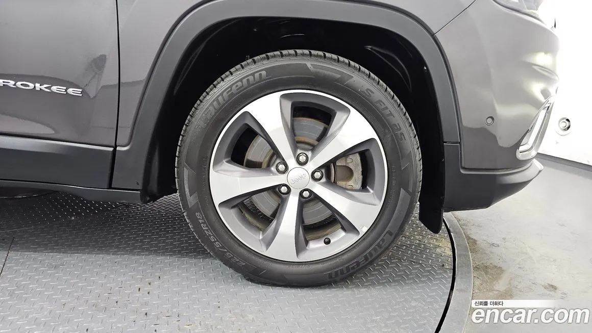 Jeep Cherokee 2021 из KR, фото 7