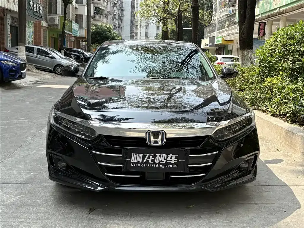Honda Accord — фото 8