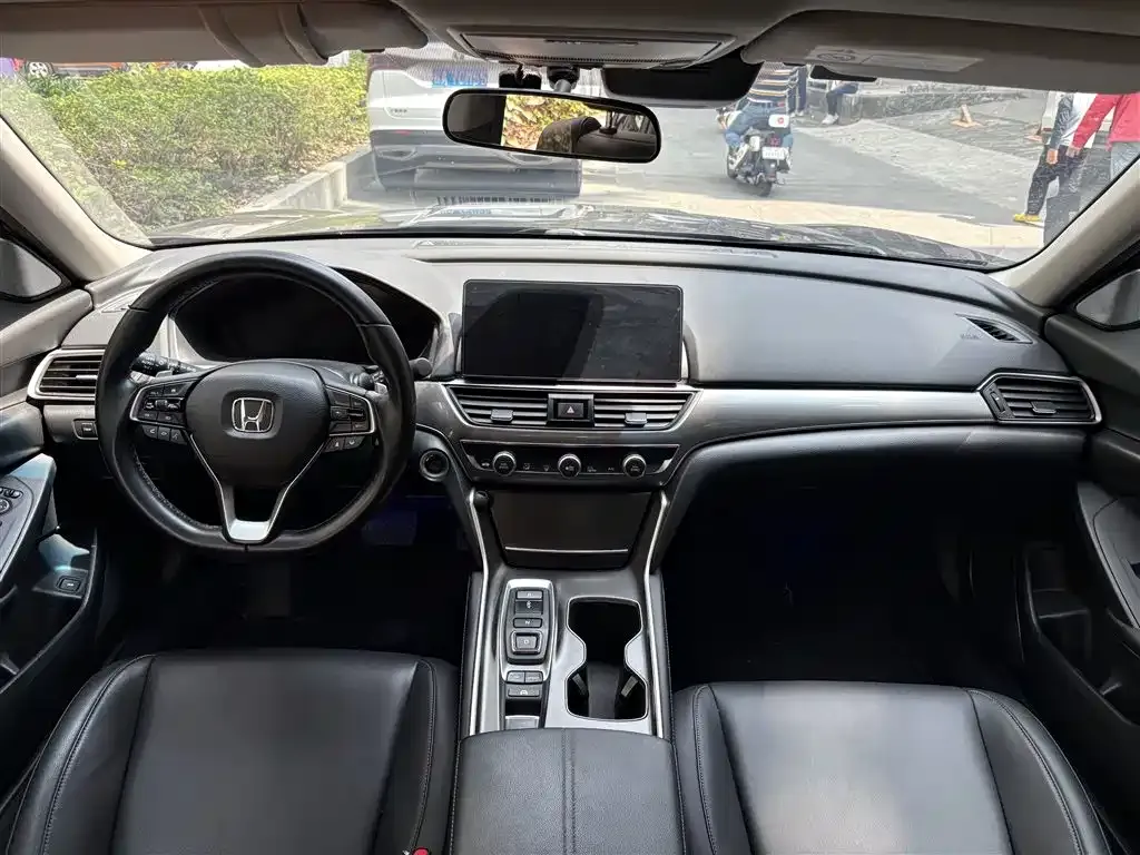 Honda Accord — фото 4