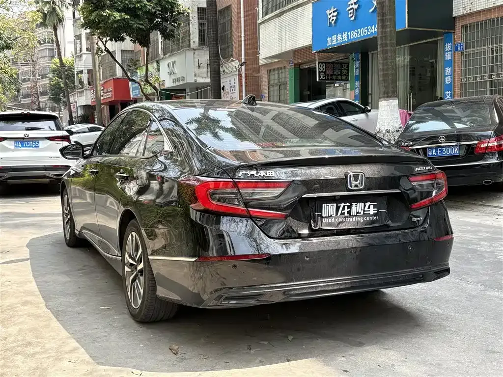 Honda Accord — фото 7