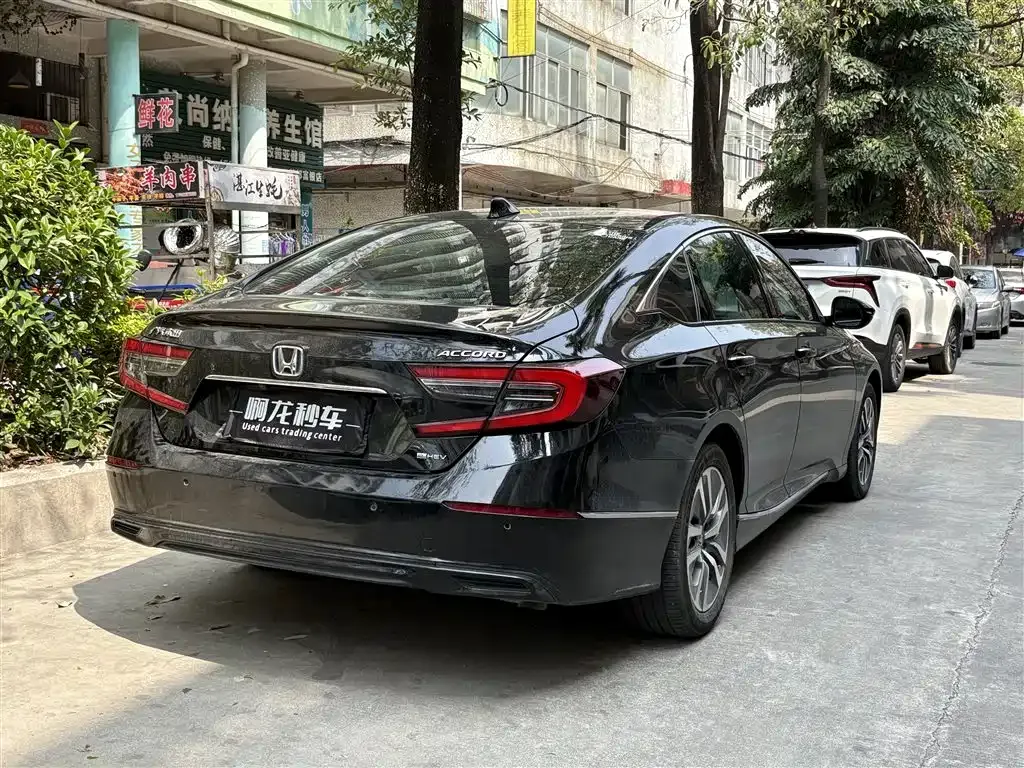 Honda Accord — фото 3