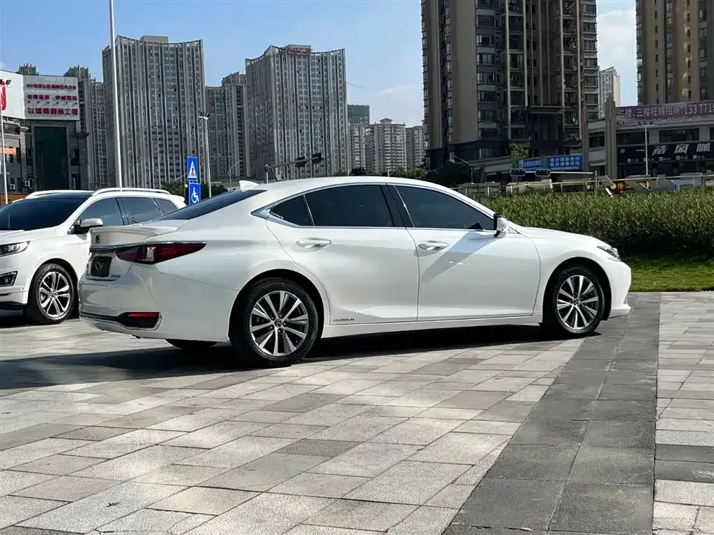 Lexus ES — фото 6