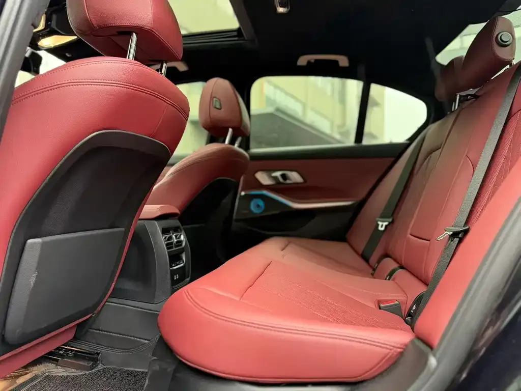 BMW 3 Series 2022 из CN, фото 4