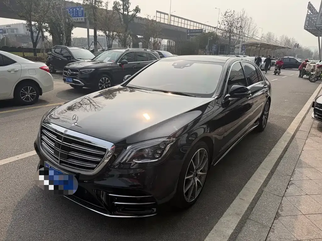 Mercedes-Benz S-Class — фото 1