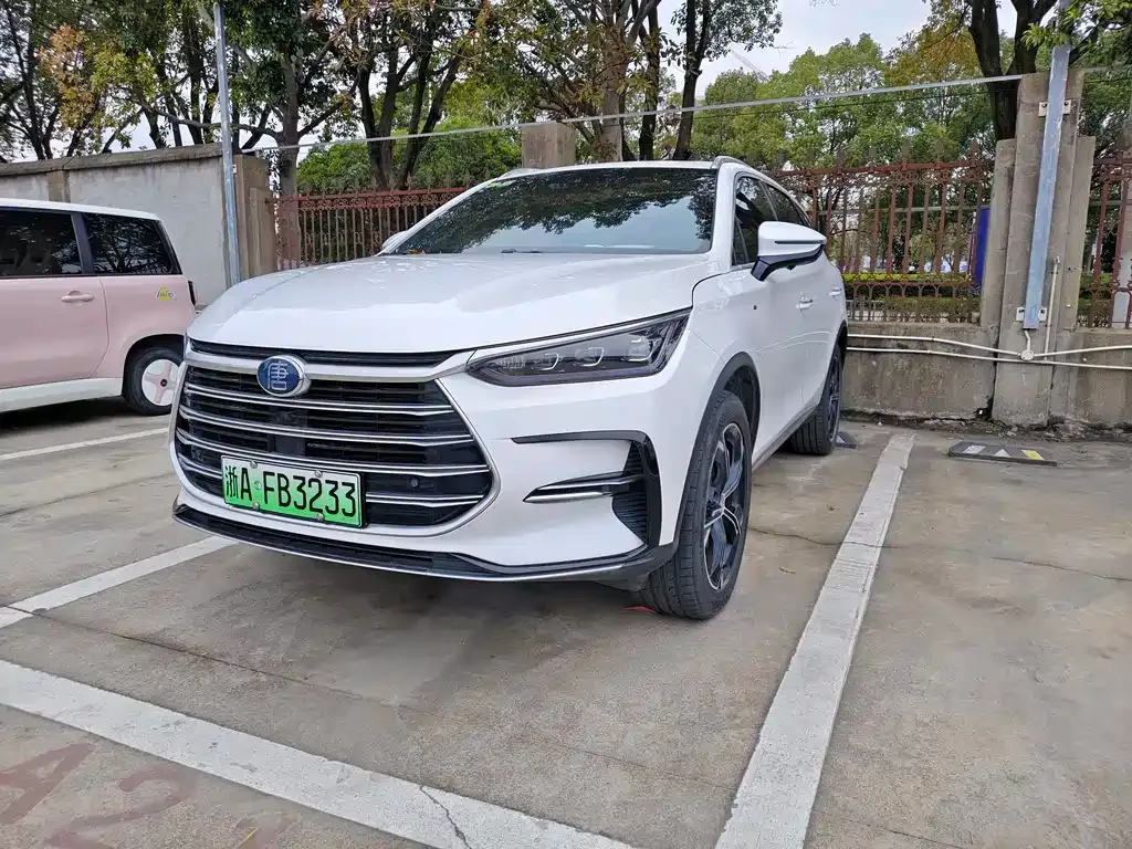 BYD Tang New Energy — фото 1