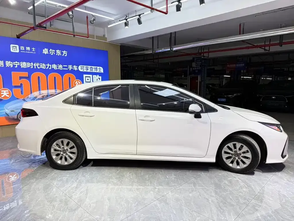 Toyota Corolla — фото 6