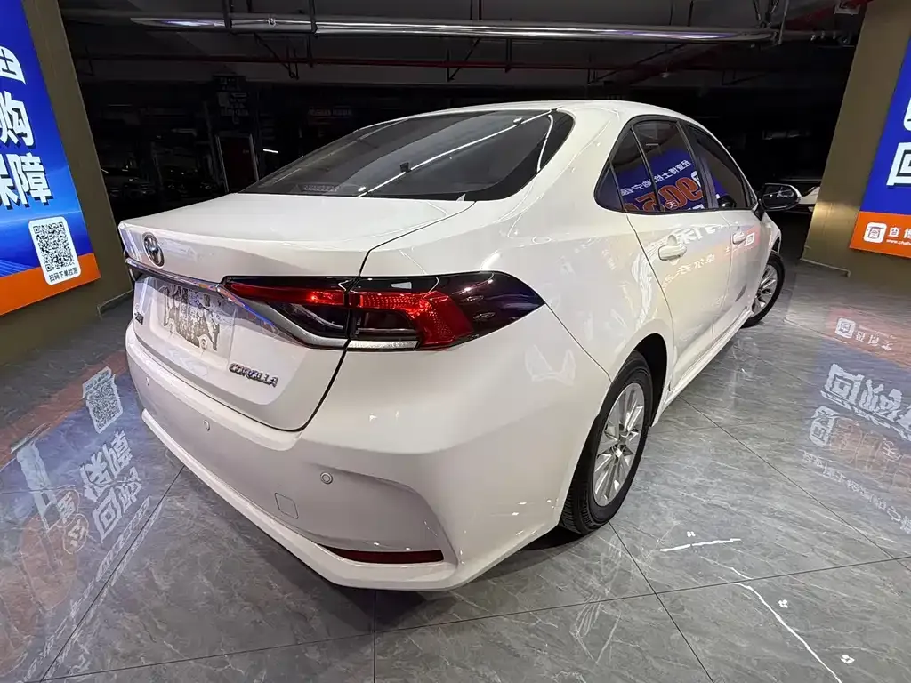 Toyota Corolla — фото 10