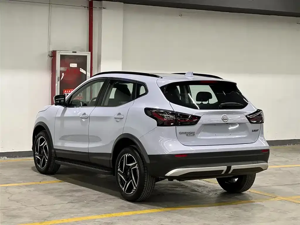 Nissan Qashqai — фото 8