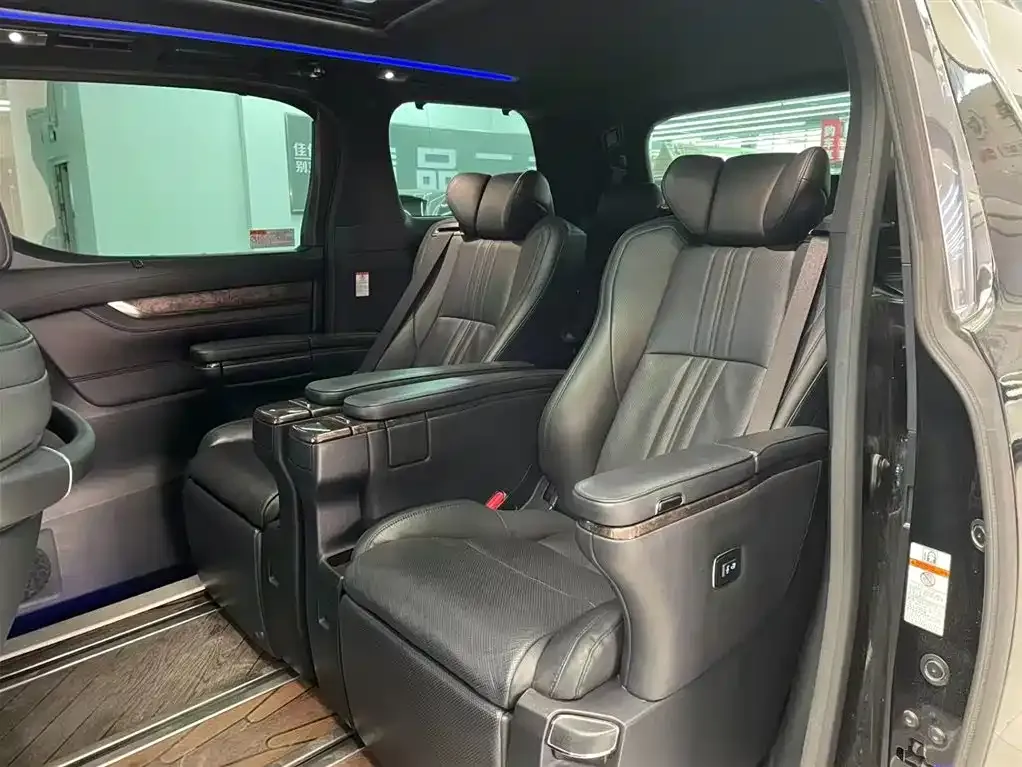 Toyota Alphard 2021 из CN, фото 5