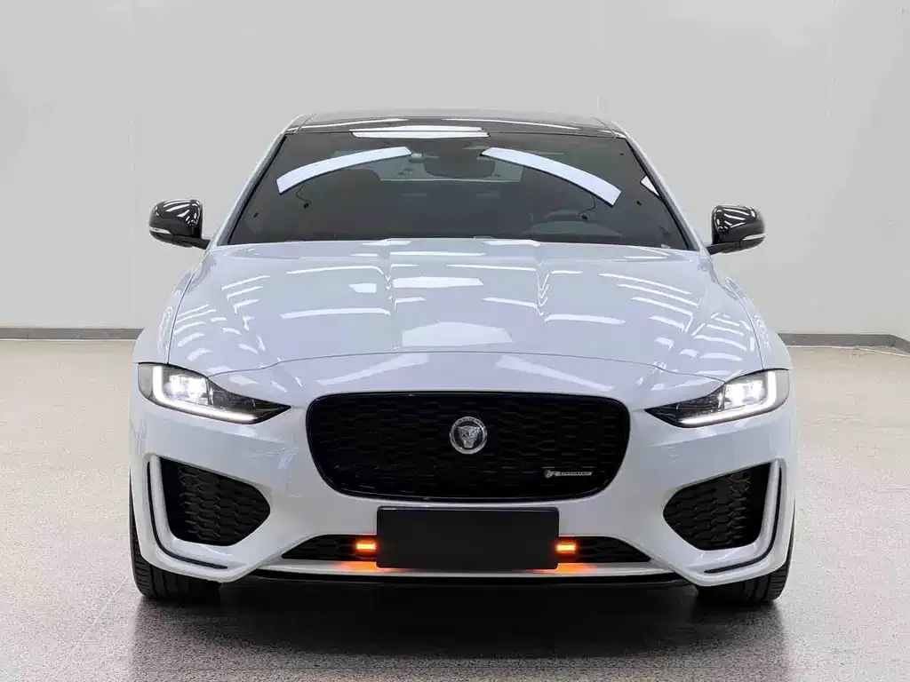 Jaguar XEL — фото 5