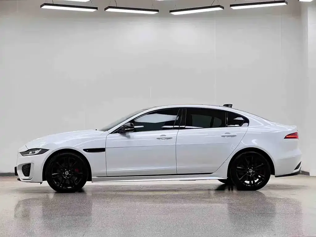 Jaguar XEL — фото 2