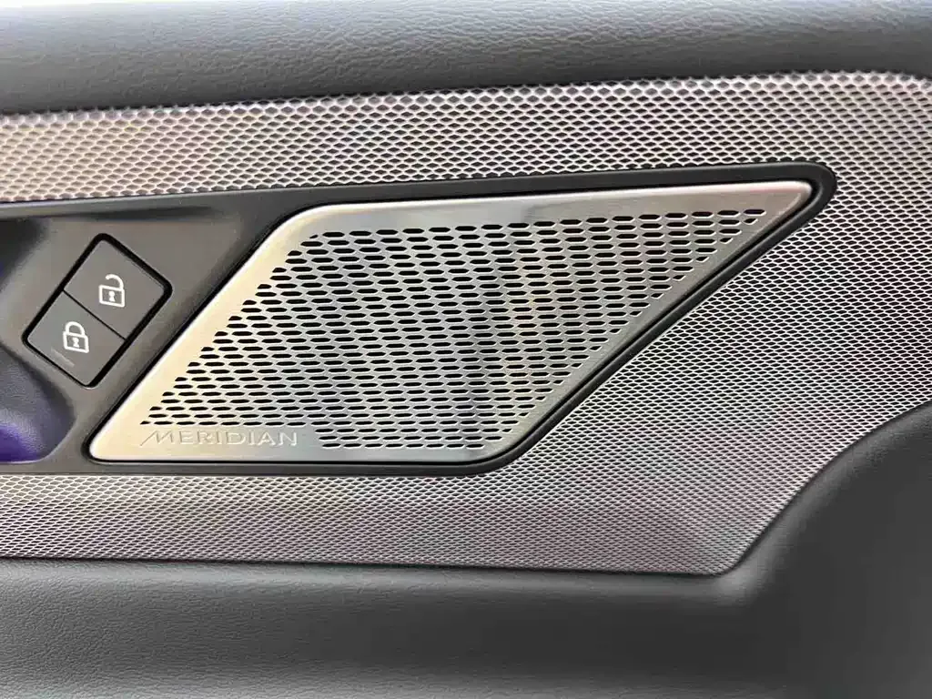 Jaguar XEL — фото 8