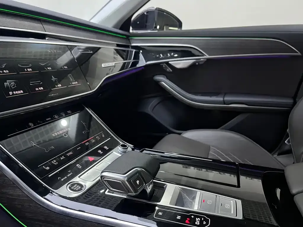 Audi A8 2023 из CN, фото 6