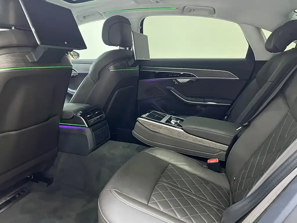 Audi A8 2023 из CN, фото 9