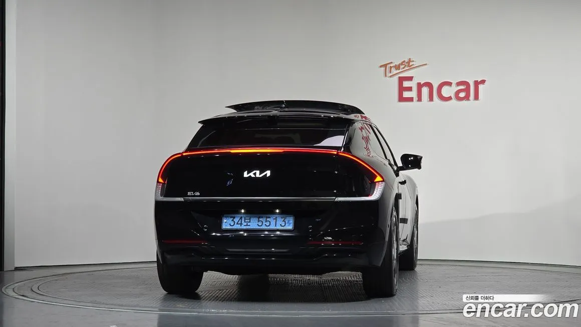 Kia EV6 — фото 9